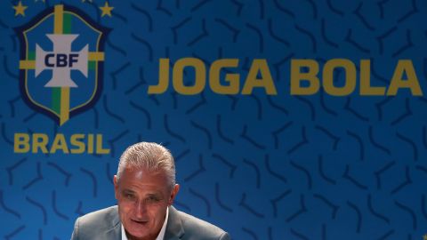 Entrenador de Brasil, Tite revelando la lista de 26 convocados para el Mundial de Qatar 2022.