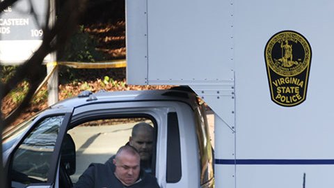 Tiroteo en la Universidad de Virginia deja 3 muertos y varios heridos; el sospechoso es detenido