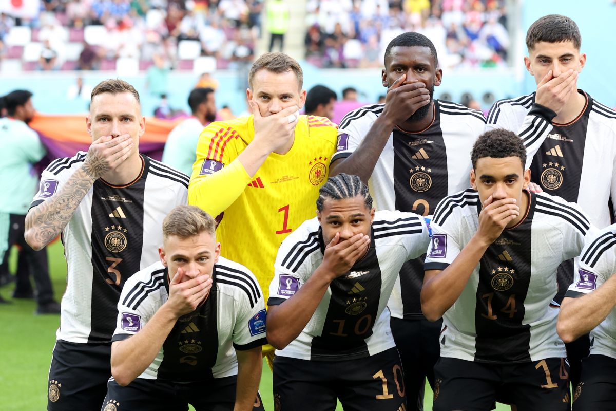 Alemania hizo el gesto previo al partido con Japón.
