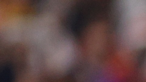 Jugadores de Alemania y España disputando un balón en el partido del Grupo E en Qaatr 2022.