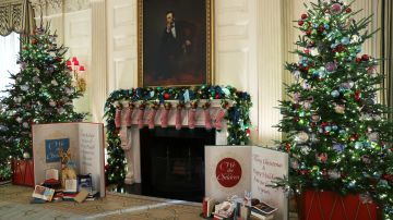 FOTO: Casa Blanca presenta su decoración navideña, que incluye 77 árboles y más de 80,000 luces