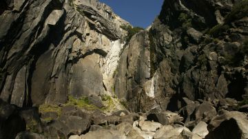 Niño de 8 años hace historia como el más joven en escalar El Capitán en Yosemite