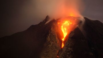 El día de la erupción se llevaron a cabo varios intentos de evacuación, pero debido a una tormenta las comunicaciones se vieron restringidas.