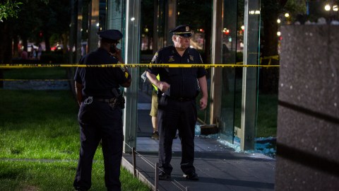 En cuestión de minutos, 3 tiroteos separados en Boston dejan un muerto y cinco heridos