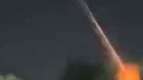 Hombres disparando al aire