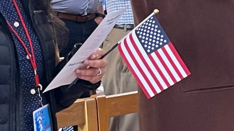 Despierta inquietud entre angelinos la propuesta para aumentar los servicios de trámites migratorios. (Archivo/Impremedia)