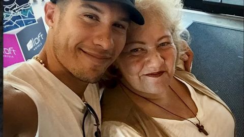 Chyno Miranda junto a su madre, Alcira Pérez