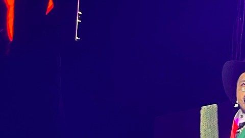 Christian Nodal arrasó en su primer concierto en Miami.
