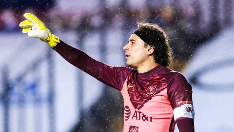 Guillermo Ochoa con las Águilas del América.