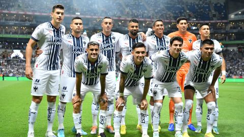 Plantilla de Rayados de Monterrey durante el partido de vuelta de las Semifinales del torneo Apertura 2022 de la Liga MX.