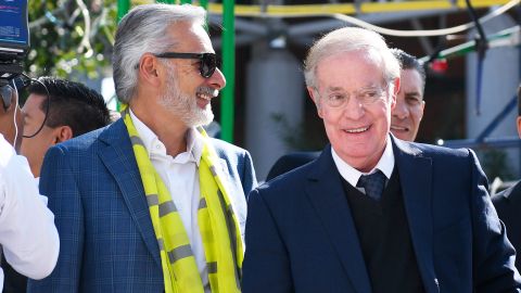 El periodista mexicano José Ramón Fernández durante la presentación del nuevo estadio León.