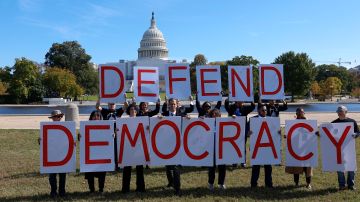 La democracia en Estados Unidos se ve amenazada ante el crecimiento de agresiones extremistas por motivos políticos