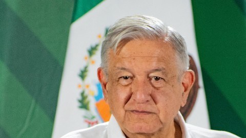 López Obrador e Indira Vizcaino