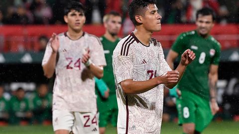 México goleó a Irak con marcador de 4-0.