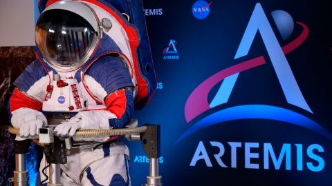 Nave Orión supera el récord de mayor distancia de la Tierra que ostentaba el Apolo 13