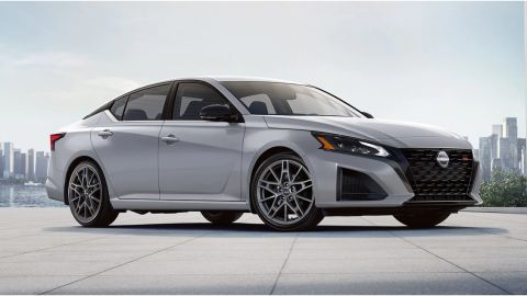 Conoce las características más resaltantes del Nissan Altima en su variante SR