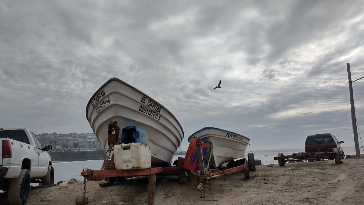 Embarcación utilizada para trasladar inmigrantes por el mar.