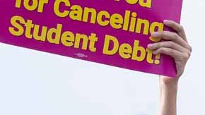 En 2023, más de 40 millones de estadounidenses deberán retomar los pagos de préstamos estudiantiles adquiridos