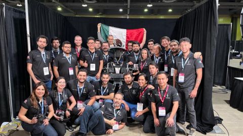 Finalistas en la competencia más grande de robótica ANA Avatar XPRIZE, creadores de Prometheus.(Cortesía)