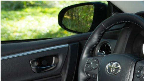 Conoce qué puede estar pasando en el tablero de tu auto tras escuchar ruidos en la zona mientras el vehículo está apagado