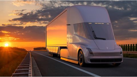 Tesla Semi ha dado un paso más hacia la perfección tras completar su primer recorrido exigente con carga completa, según ha revelado Elon Musk