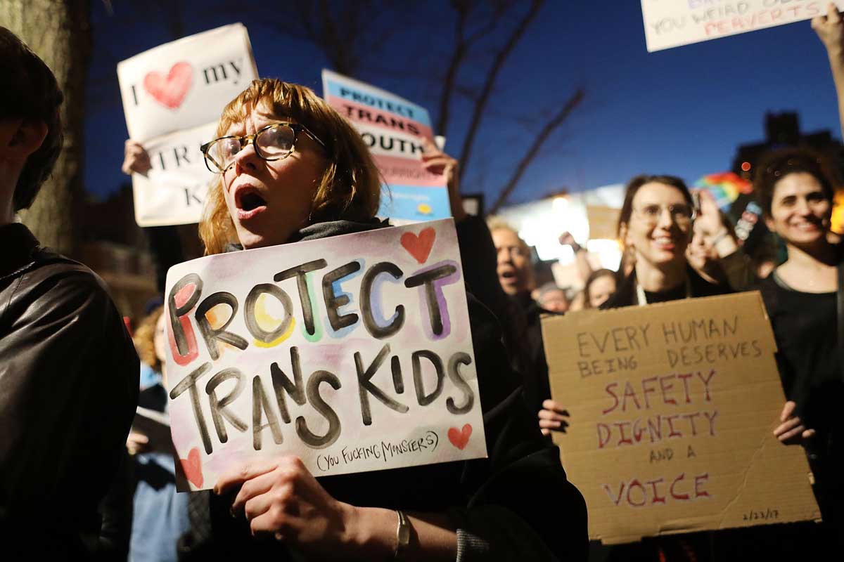 El distrito escolar de Kansas prohíbe a los estudiantes transgénero