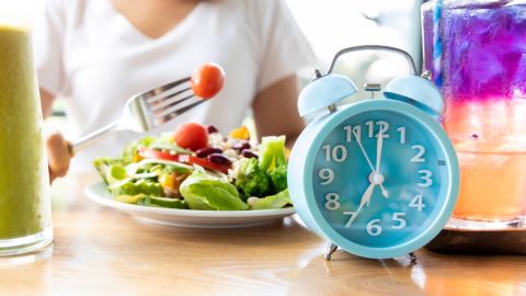 Cómo el ayuno intermitente puede causar trastornos alimenticios