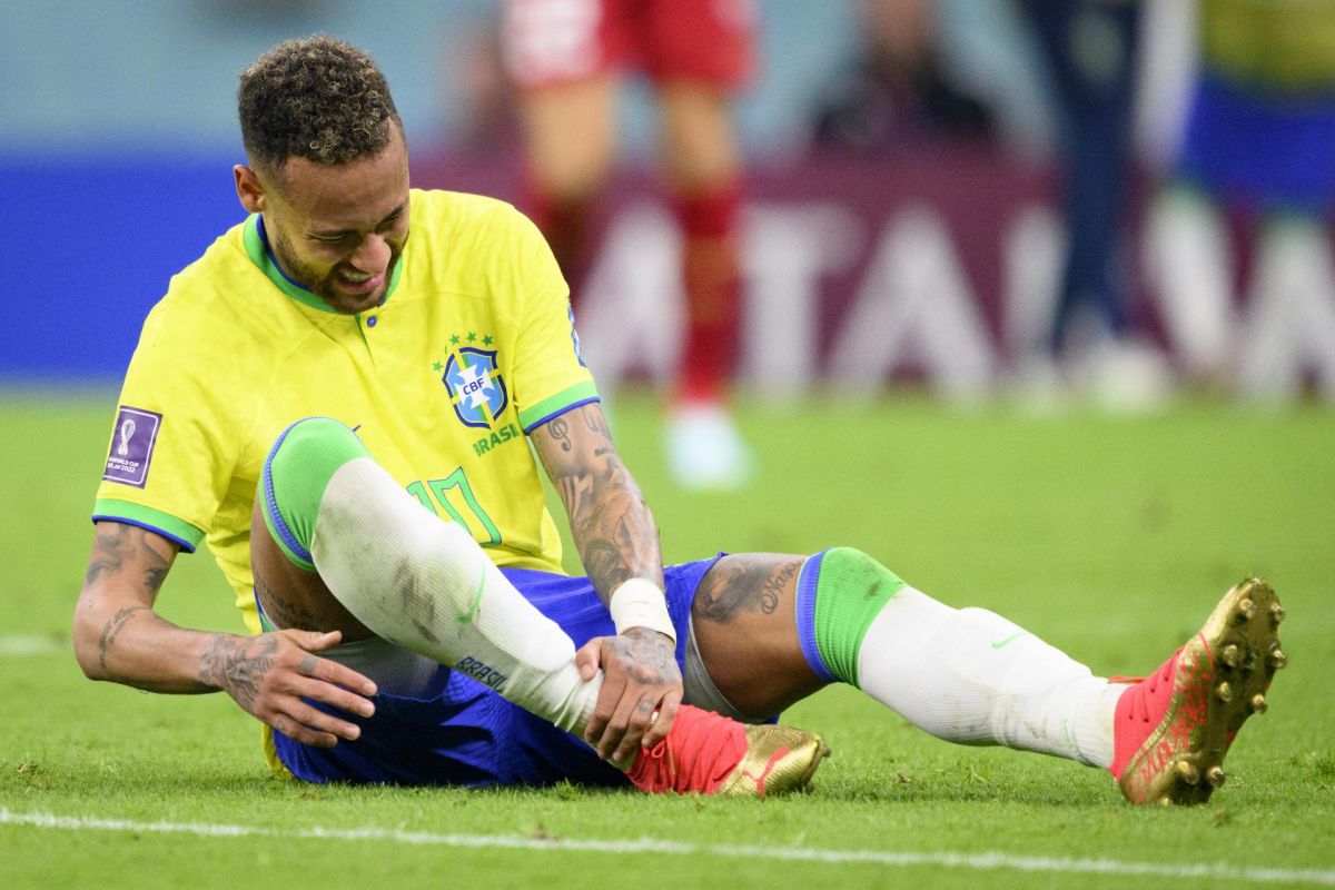 Raphinha explodes on social networks to defend Neymar after his injury: “Neymar’s mistake was being born Brazilian”