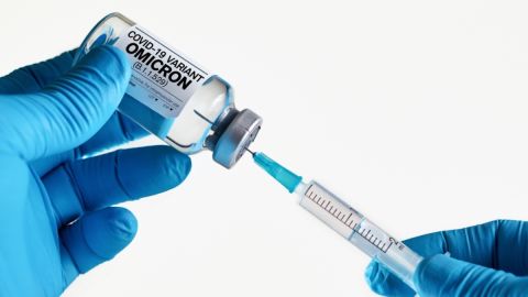 Reino Unido es el primer país en aprobar el refuerzo COVID de Pfizer-BioNTech para omicrón