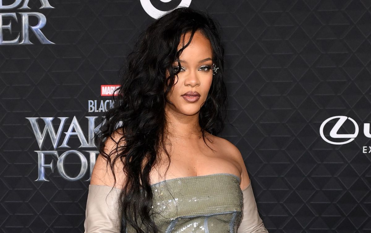Rihanna por fin ha regresado a la música, pero no olvida su línea de lencería "Savage X Fenty".
