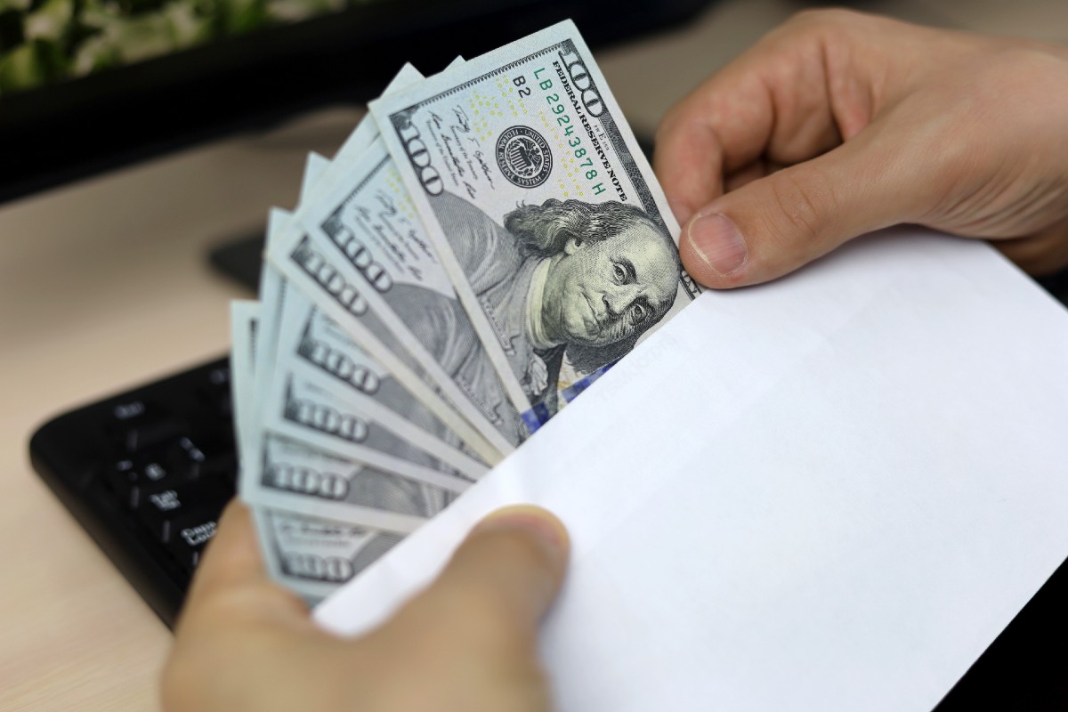 Los salarios pierden terreno frente a la inflación y los trabajadores vuelven a sentir el golpe en sus bolsillos