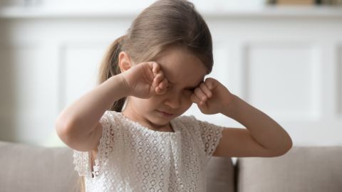 Traumas infantiles impactan seriamente la salud mental y física en la adultez