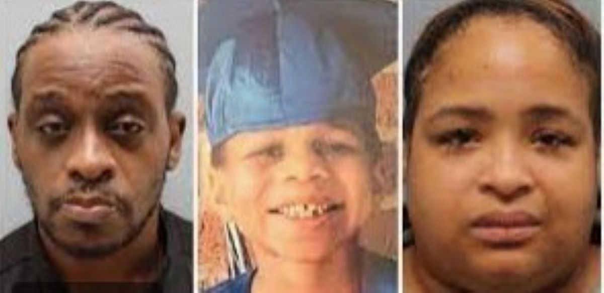 Padres adoptivos acusados de matar a niño de siete años; lo metieron a