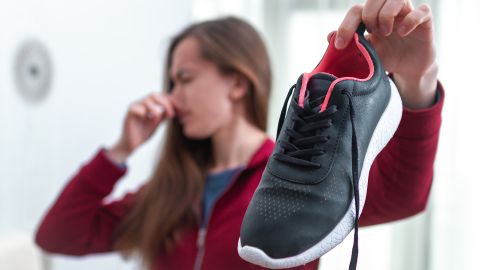 mal olor en los zapatos