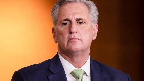 Kevin McCarthy necesita 218 votos para lograr convertirse en el presidente de la Cámara de Representantes.