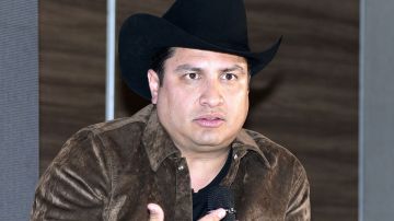 Julión Álavarez fue criticado tras presentarse en un palenque "pasado de copas".