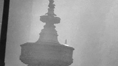 La extraordinaria nube de esmog que cubrió Londres hace 70 años y que sumió a la ciudad en el caos y la oscuridad