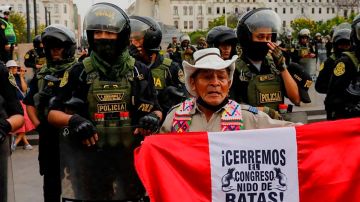 "Necesitamos hacer borrón y cuenta nueva": 3 reclamos de las protestas en Perú (además del regreso del expresidente Pedro Castillo)