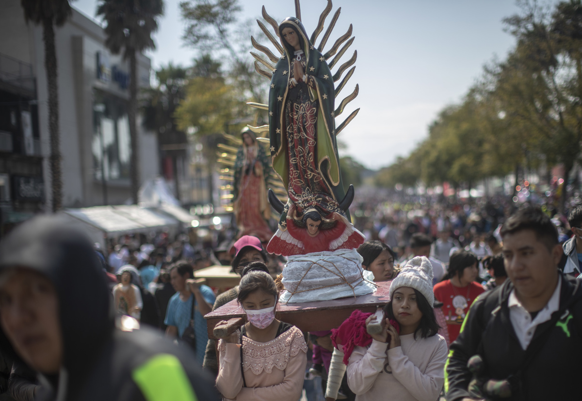 Día de la Virgen de Guadalupe: 11 millones de peregrinos visitan la  Basílica en Ciudad de México - La Opinión