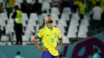 Neymar empató, según la FIFA a Pelé.