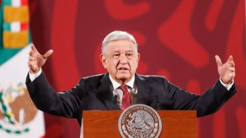 AMLO dice que relación México-Perú está en “pausa” y niega injerencia en política peruana