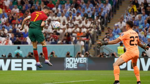 Cristiano Ronaldo lleva un gol en Qatar 2022.