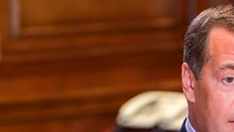 Expresidente Medvedev asegura que Moscú acelera su producción de armas