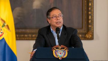 Colombia: Gustavo Petro pide perdón por "genocidio" paramilitar