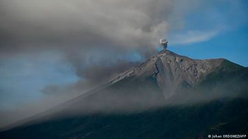 Cesa la actividad eruptiva del volcán de Fuego en Guatemala