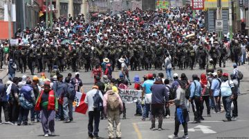 Sube a 26 la cifra de muertos por disturbios en Perú