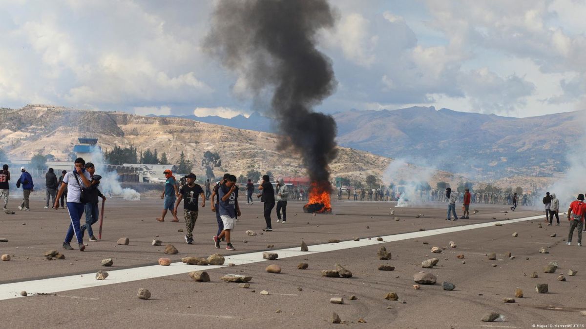 Sube a nueve el número de muertos en protestas en el sur de Perú La