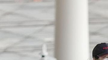 Casi la mitad de pasajeros que llegan de China a Italia dan positivo para COVID