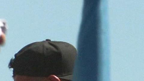 Los jugadores tuvieron que retirarse en helicóptero de las celebraciones.