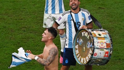 Sergio 'Kun' Agüero celebrando la victoria de Argentina en Qatar 2022.